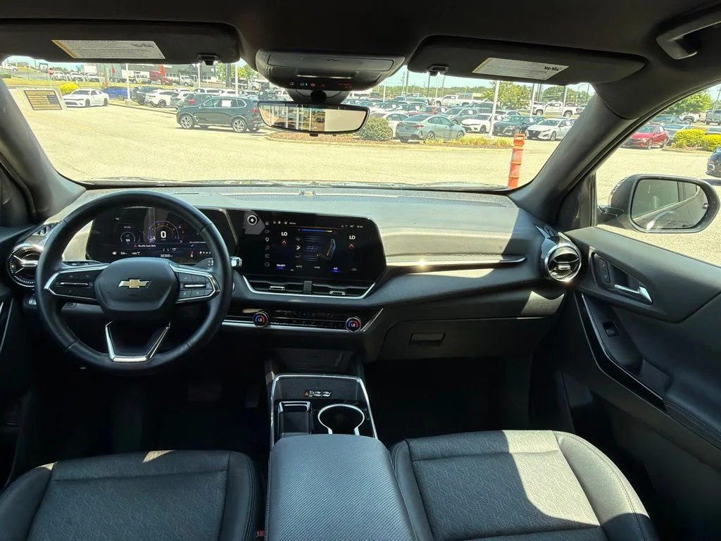 Used 2025 Black Chevrolet LT image 27