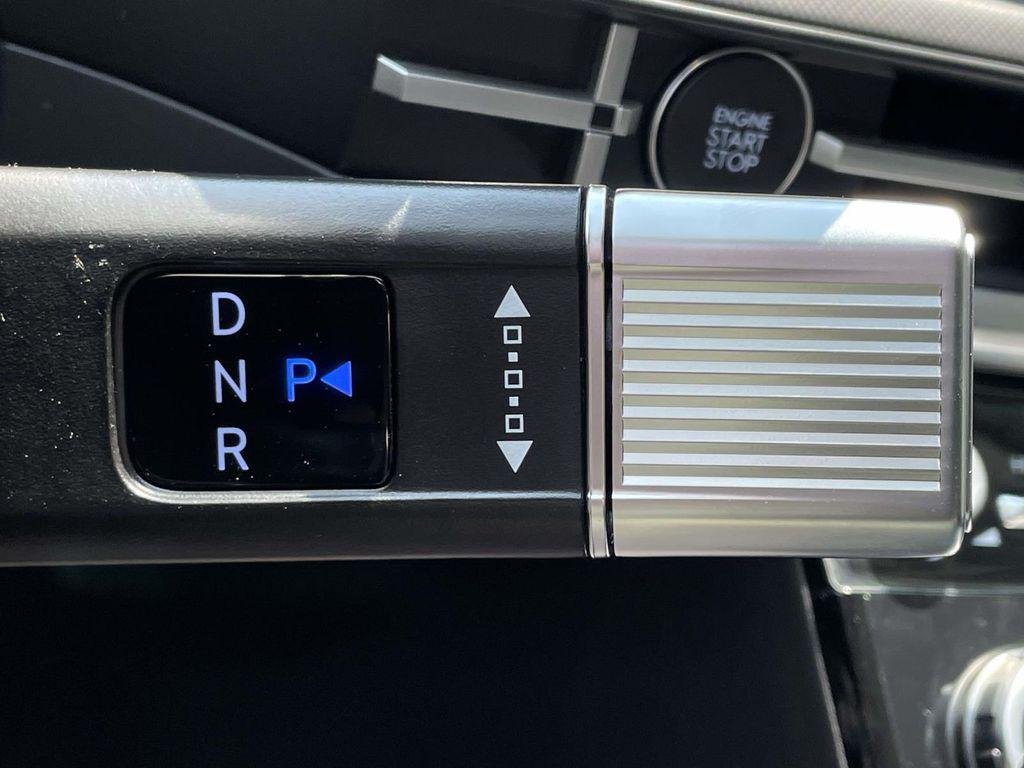 New 2027 White Hyundai SE AWD image 26