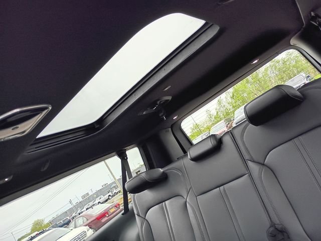 New 2026 High Gloss Black Exterior Paint Jeep Limited Altitude image 22
