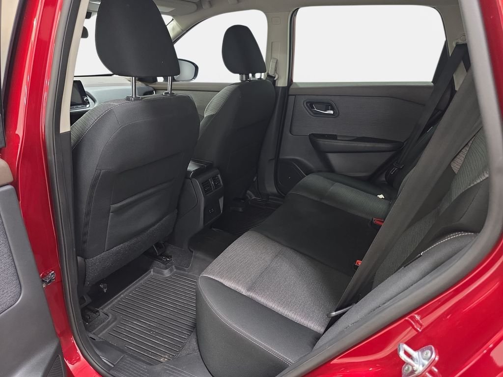 Used 2022 Scarlet Ember Tintcoat Nissan SV image 10
