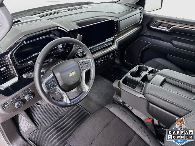 Used 2024 Sterling Gray Metallic Chevrolet LT (2FL) image 15
