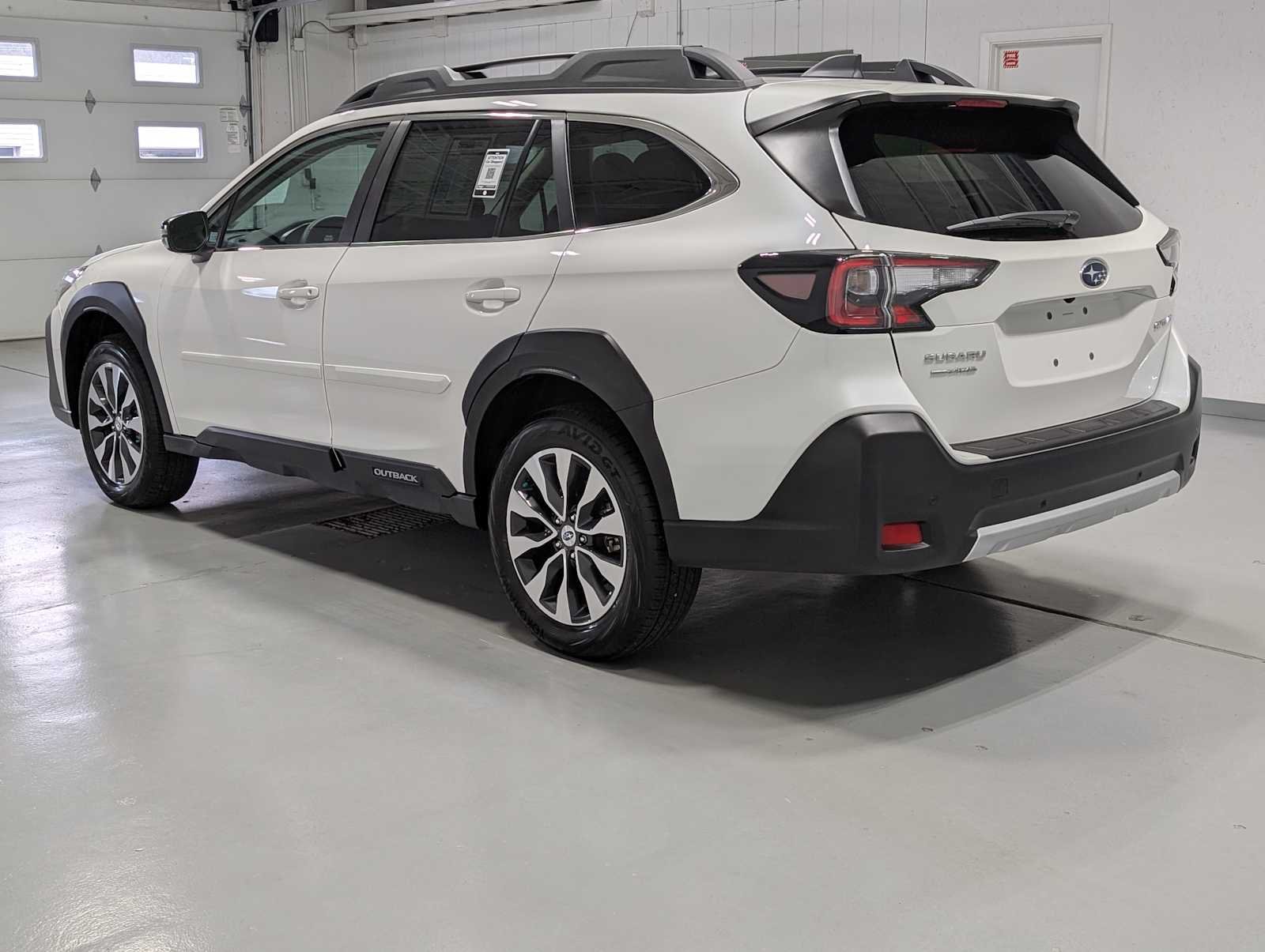 Used 2025 Crystal White Pearl Subaru Limited image 10