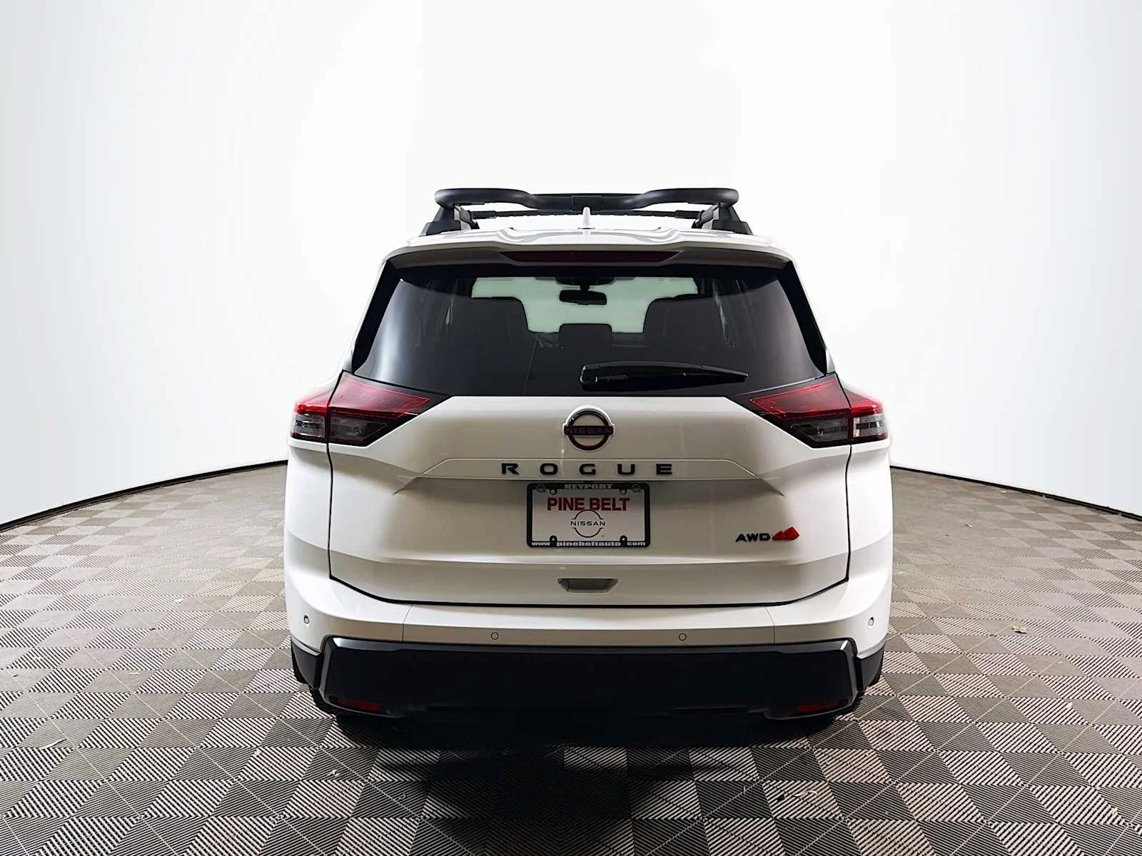 Certified Used 2025 Everest White Pearl Nissan Rock Creek image 5