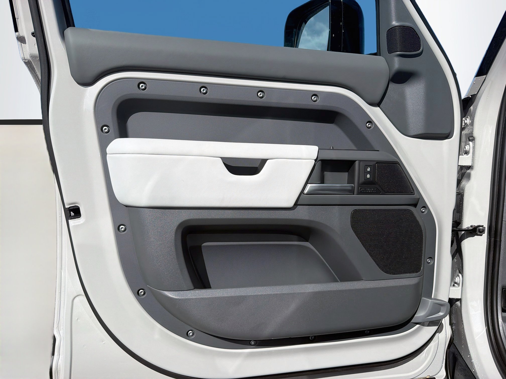New 2026 Borasco Grey Land Rover X-Dynamic SE image 22