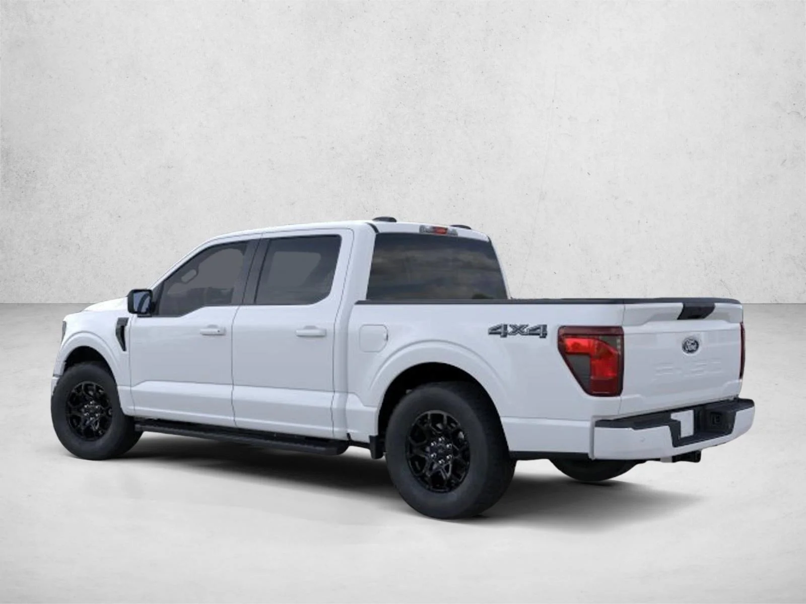New 2026 Oxford White Ford XLT image 4