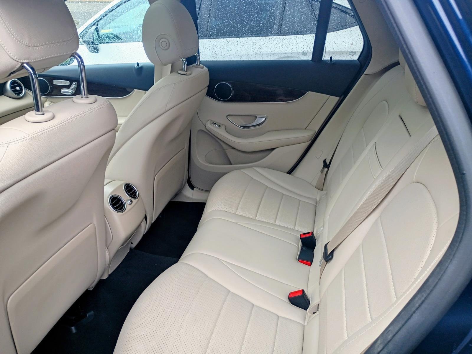 Used 2022 Lunar Blue Metallic Mercedes-Benz GLC 300 image 8
