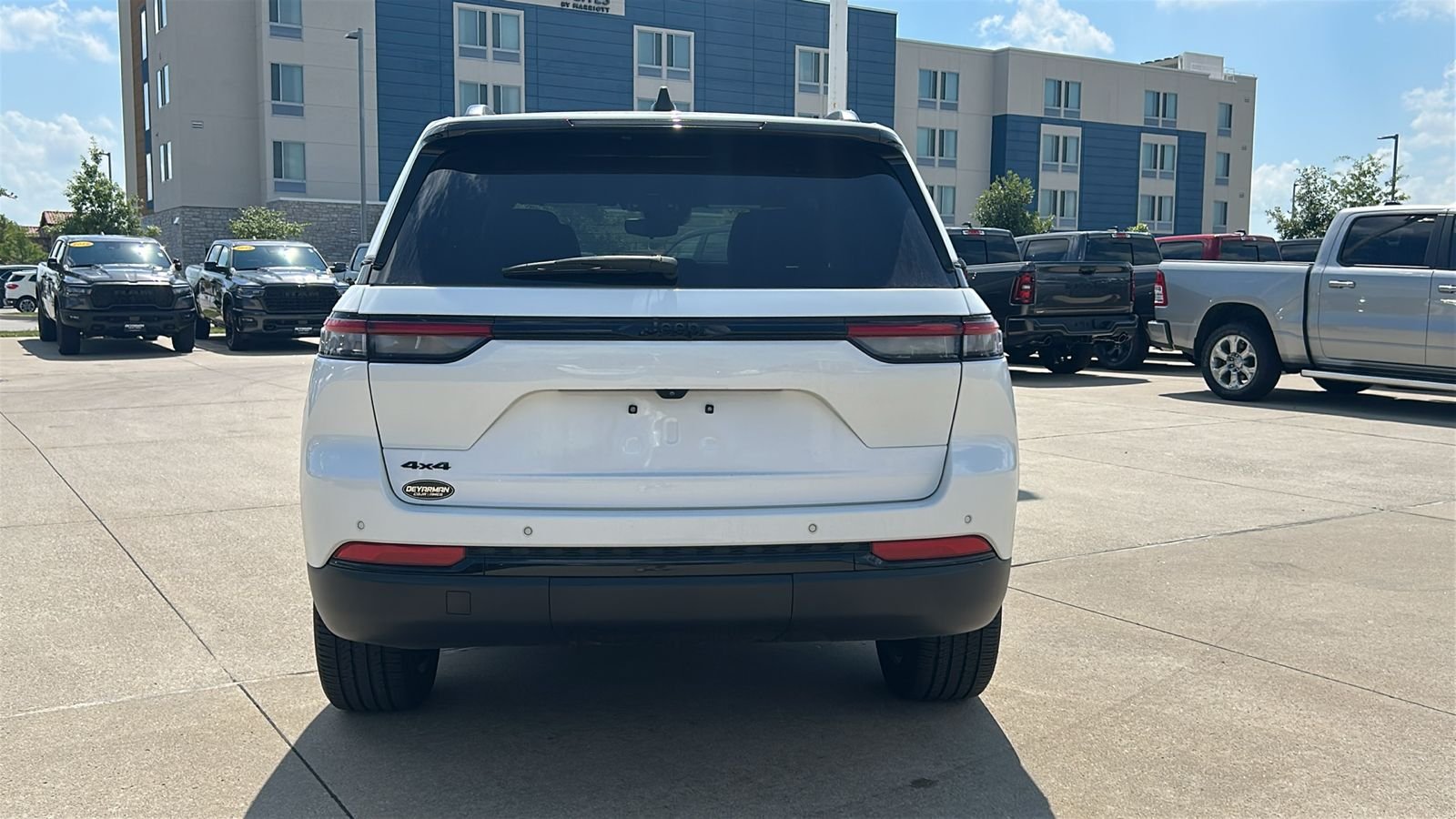 Certified Used 2023 White Jeep Altitude X image 5