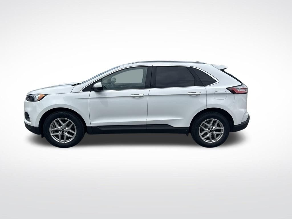 Certified Used 2023 Oxford White Ford SEL image 2