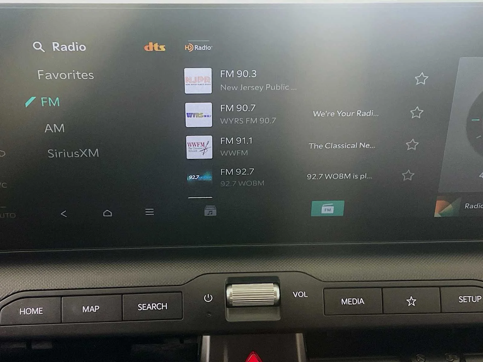 Used 2025 Snow White Pearl Kia EX image 13