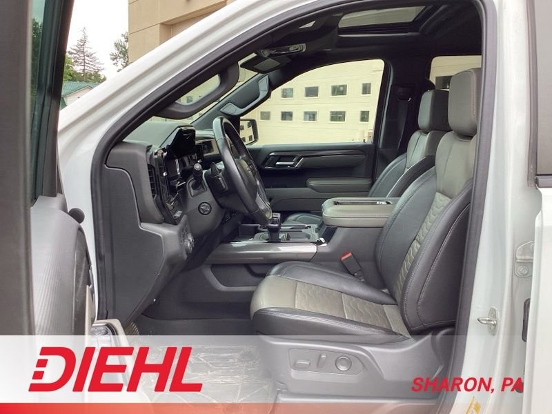 Used 2022 White Chevrolet ZR2 image 9