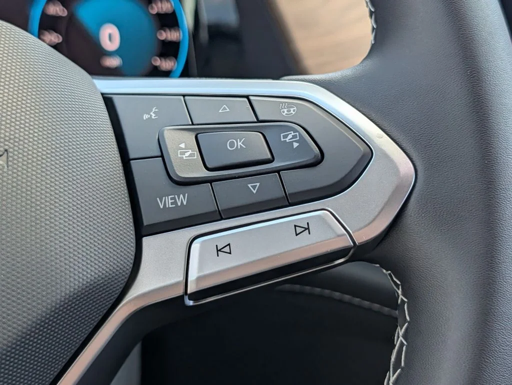 New 2026 Black Volkswagen 2.0T SE w/Technology image 21
