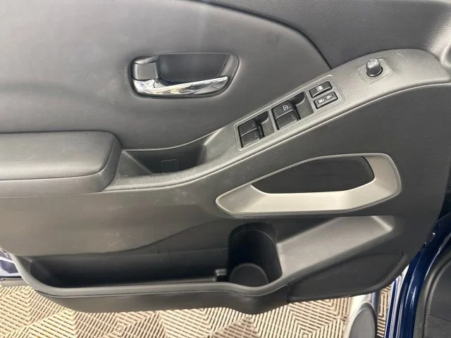 Used 2022 Blue Nissan SV image 18