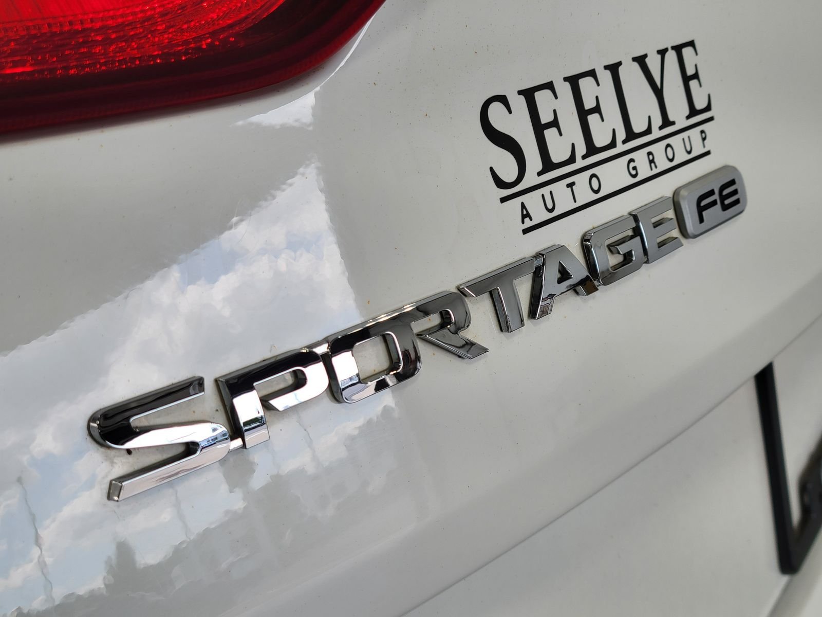 Used 2019 White Kia LX image 31