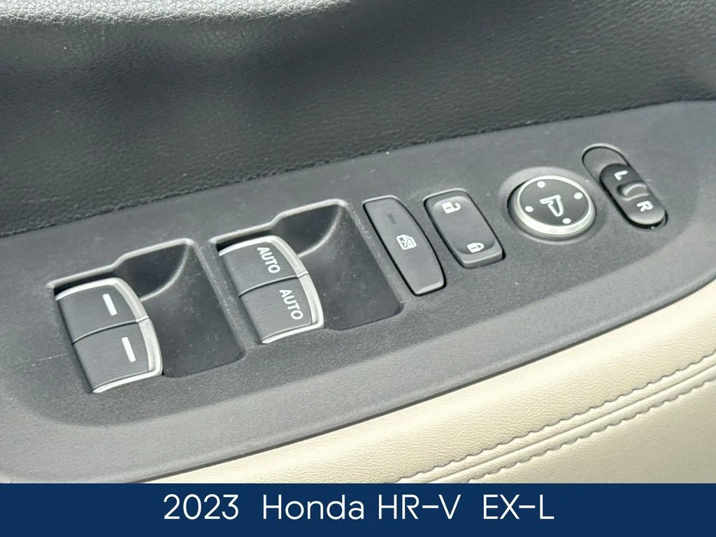 Used 2023  Honda EX-L image 19