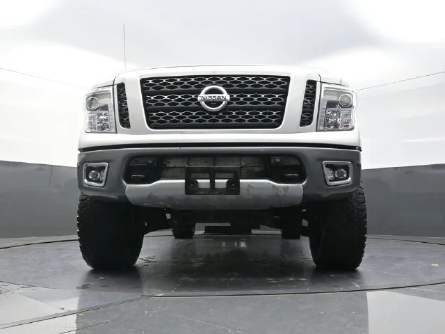 Used 2018 Silver Nissan PRO-4X image 32
