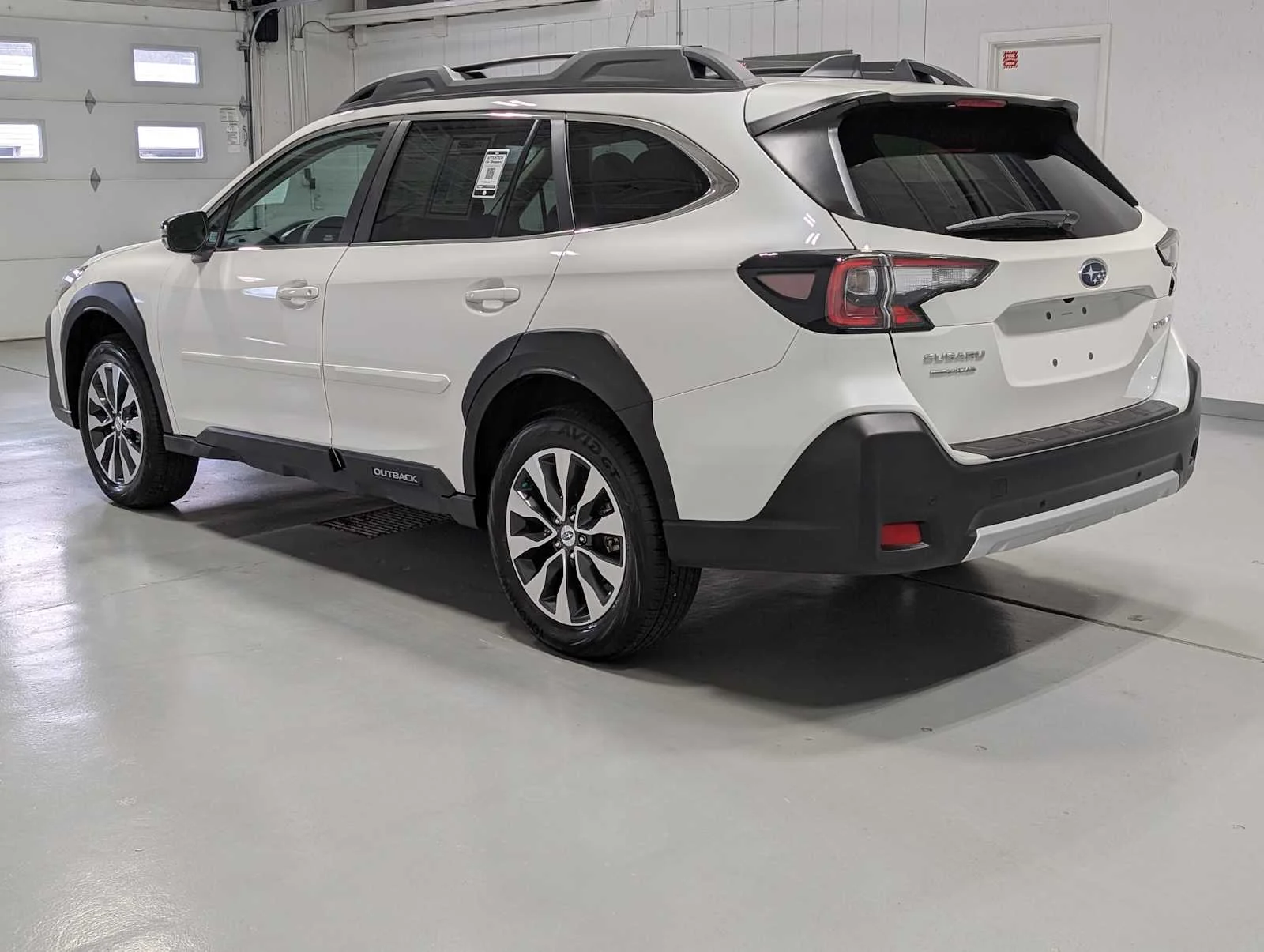 Used 2025 Crystal White Pearl Subaru Limited image 10