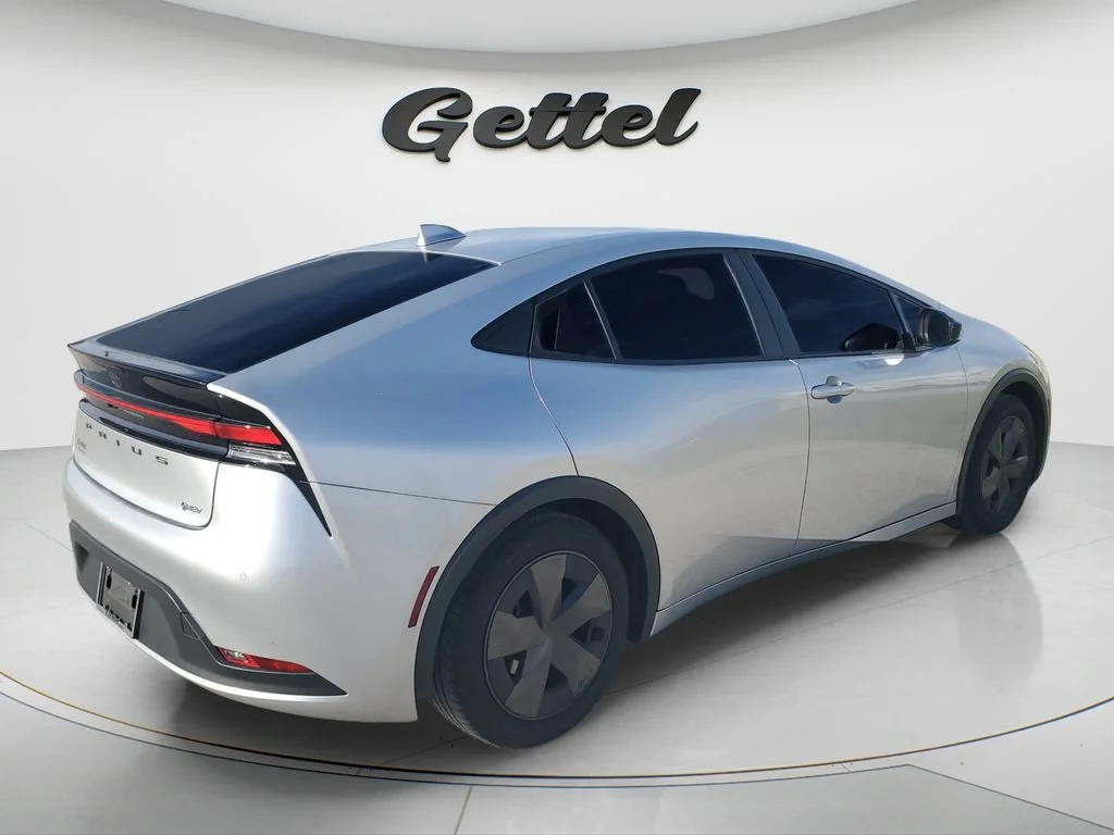 Used 2025 Gray Toyota LE image 3