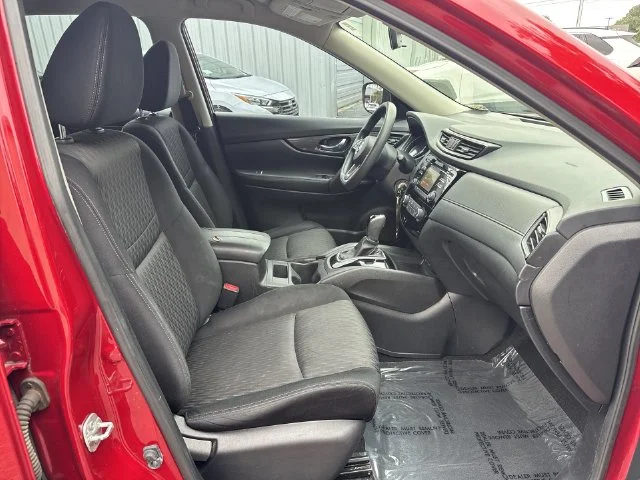 Used 2017 Red Nissan S image 10