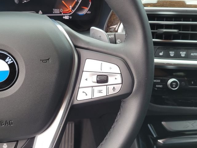 Used 2024 Gray BMW xDrive30i image 38