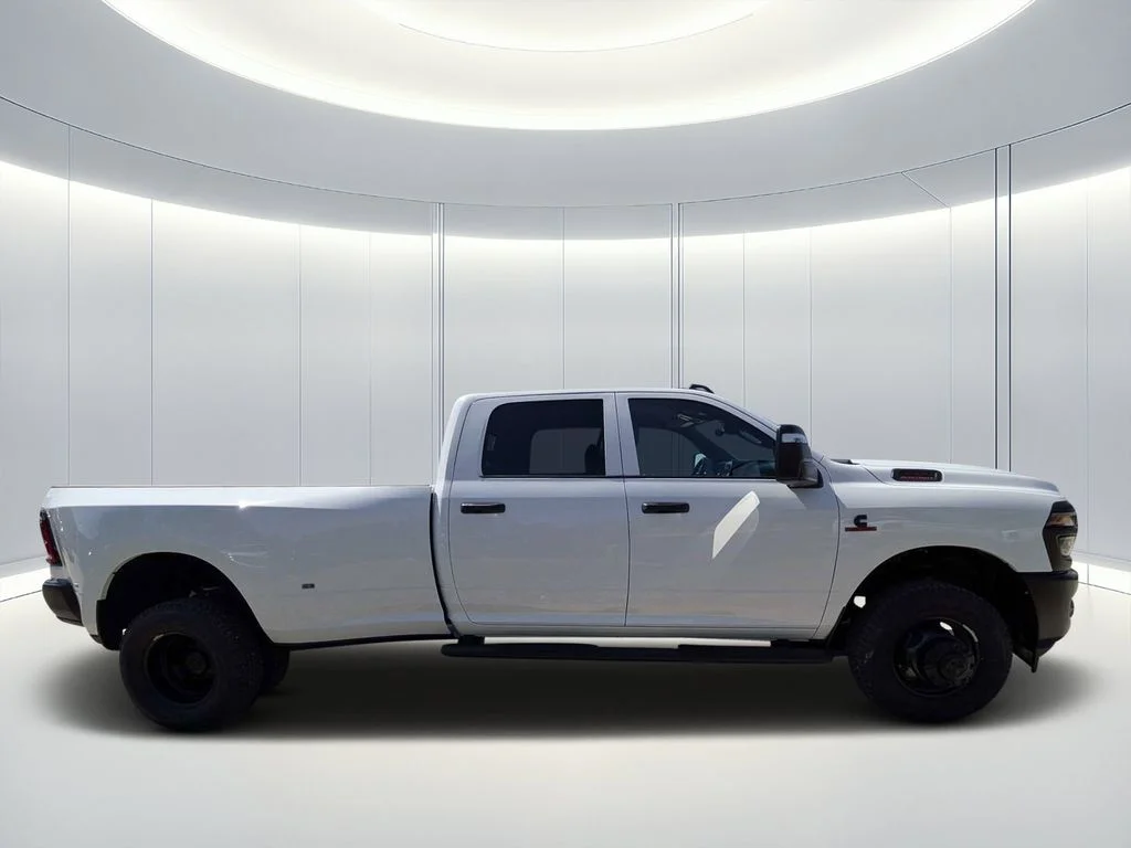 New 2026 Bright White Clear-Coat Exterior Paint RAM Tradesman image 3