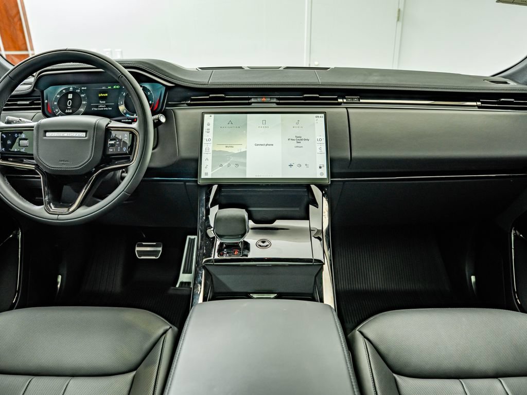 New 2026 Carpathian Grey Land Rover Dynamic SE image 29