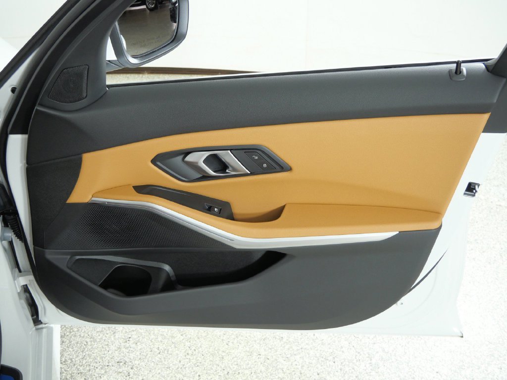 New 2026 Mineral White Metallic BMW 330i xDrive image 19