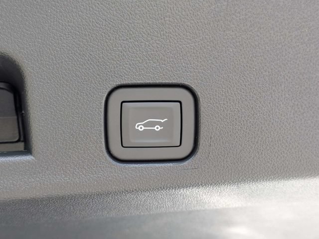 New 2027 Summit White Chevrolet LT image 14