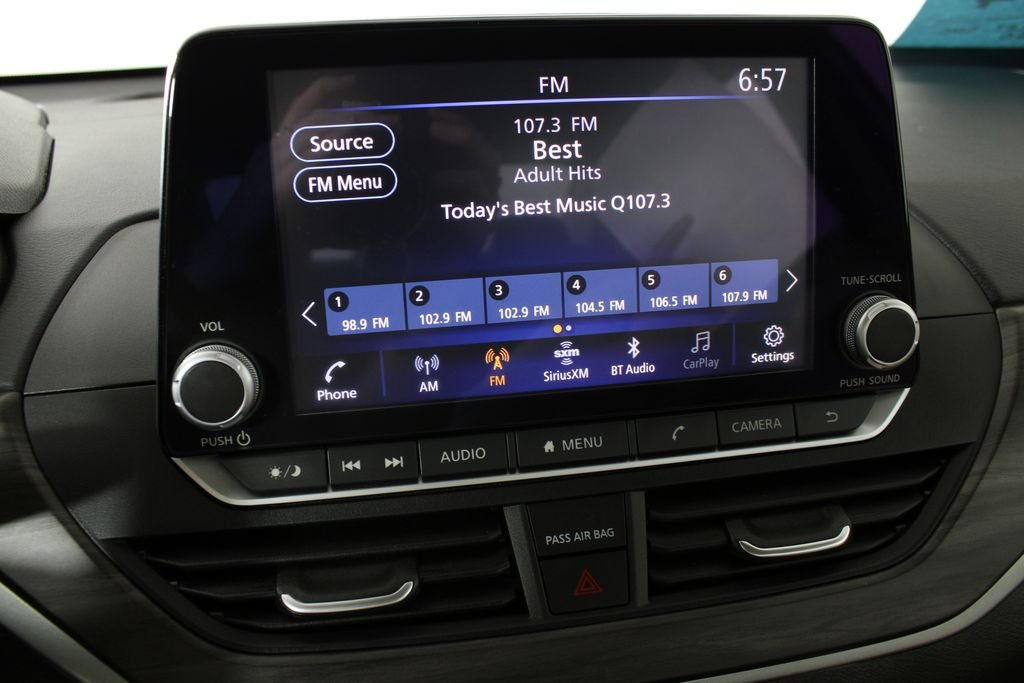 Used 2025 White Nissan 2.5 SV image 22