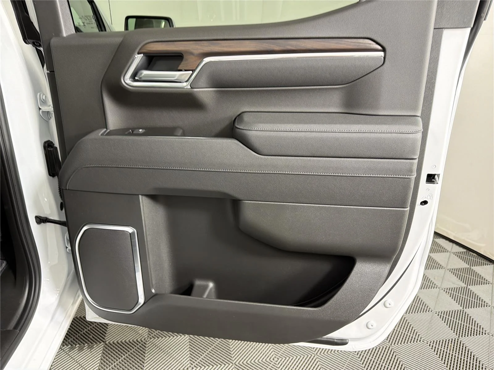 New 2026 Summit White GMC SLT image 14
