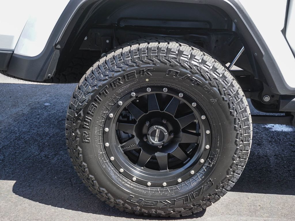 Used 2024 White Jeep Sport image 9