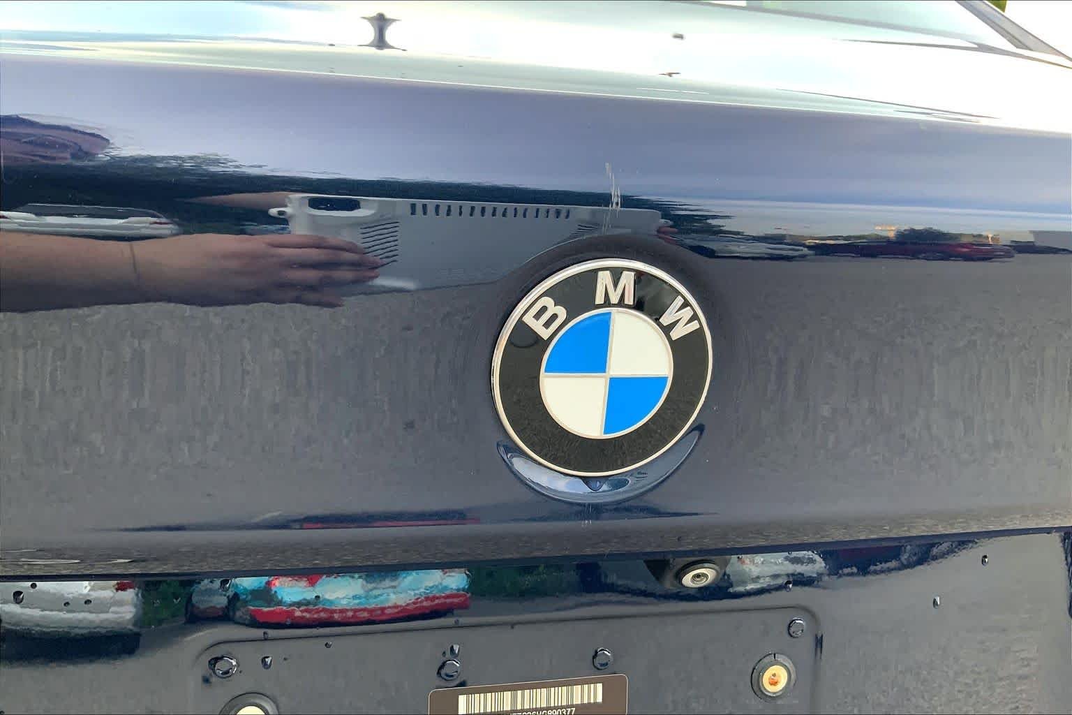 Used 2017 Bluestone Metallic BMW 540i xDrive image 33