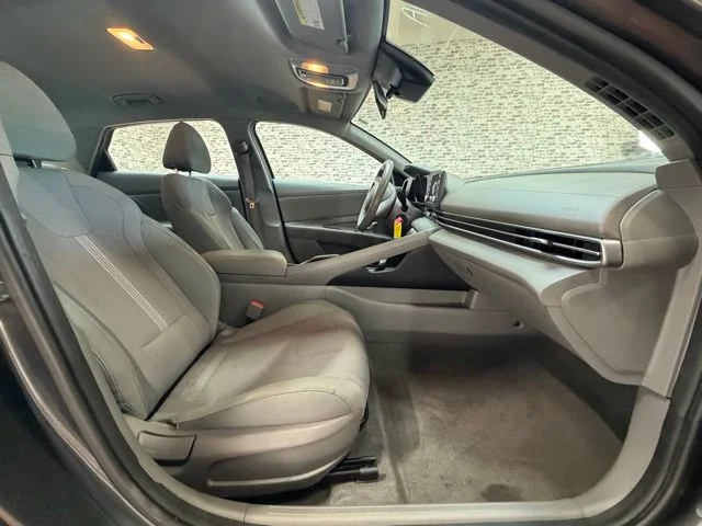 Used 2021 Portofino Gray Hyundai SE image 9