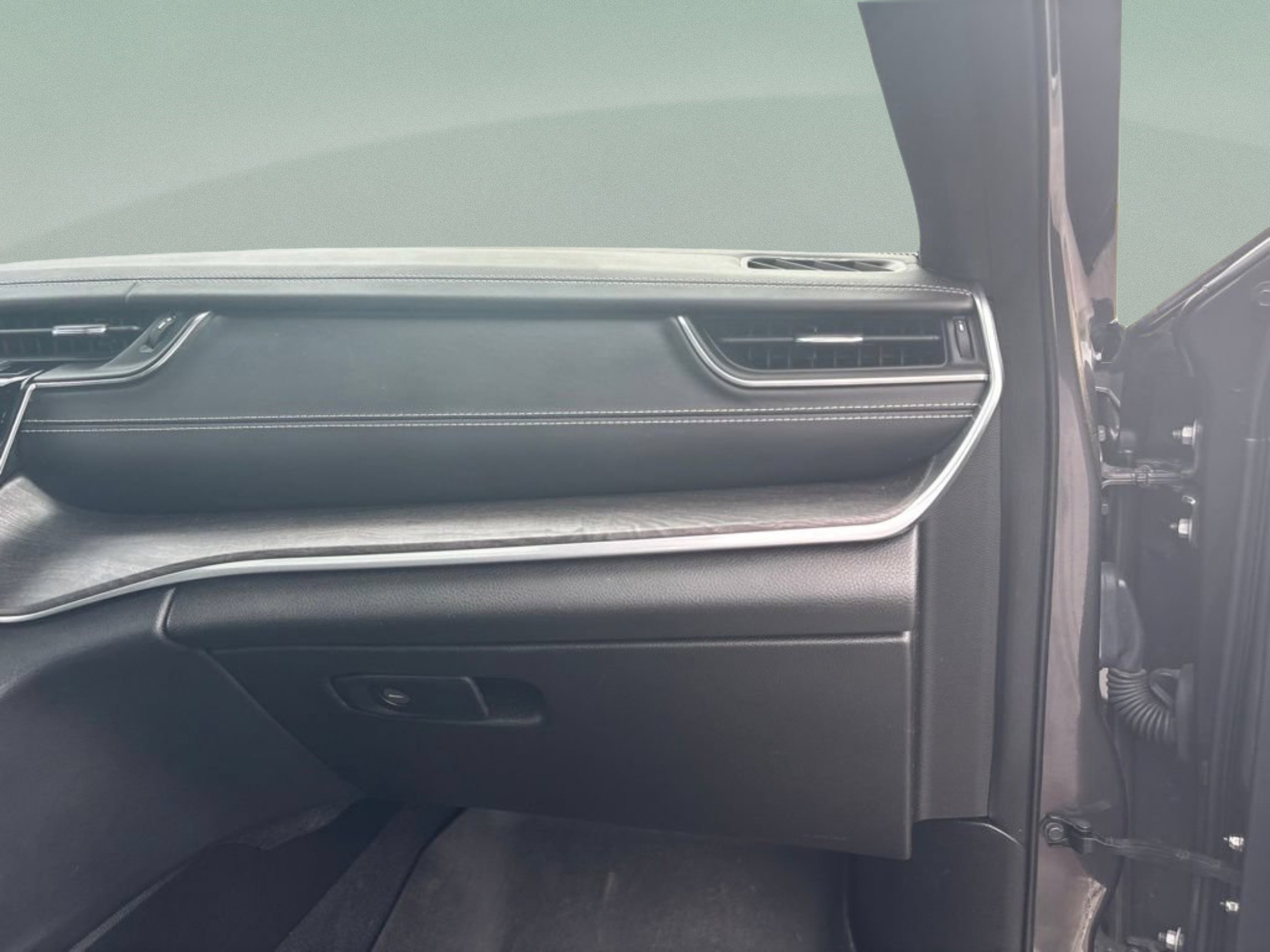 Used 2023 Baltic Gray Metallic Clearcoat Jeep Overland image 31