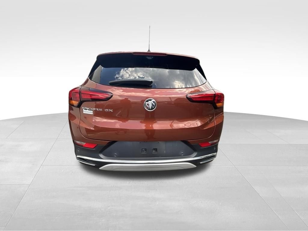 Used 2020 Brown Buick Essence image 5