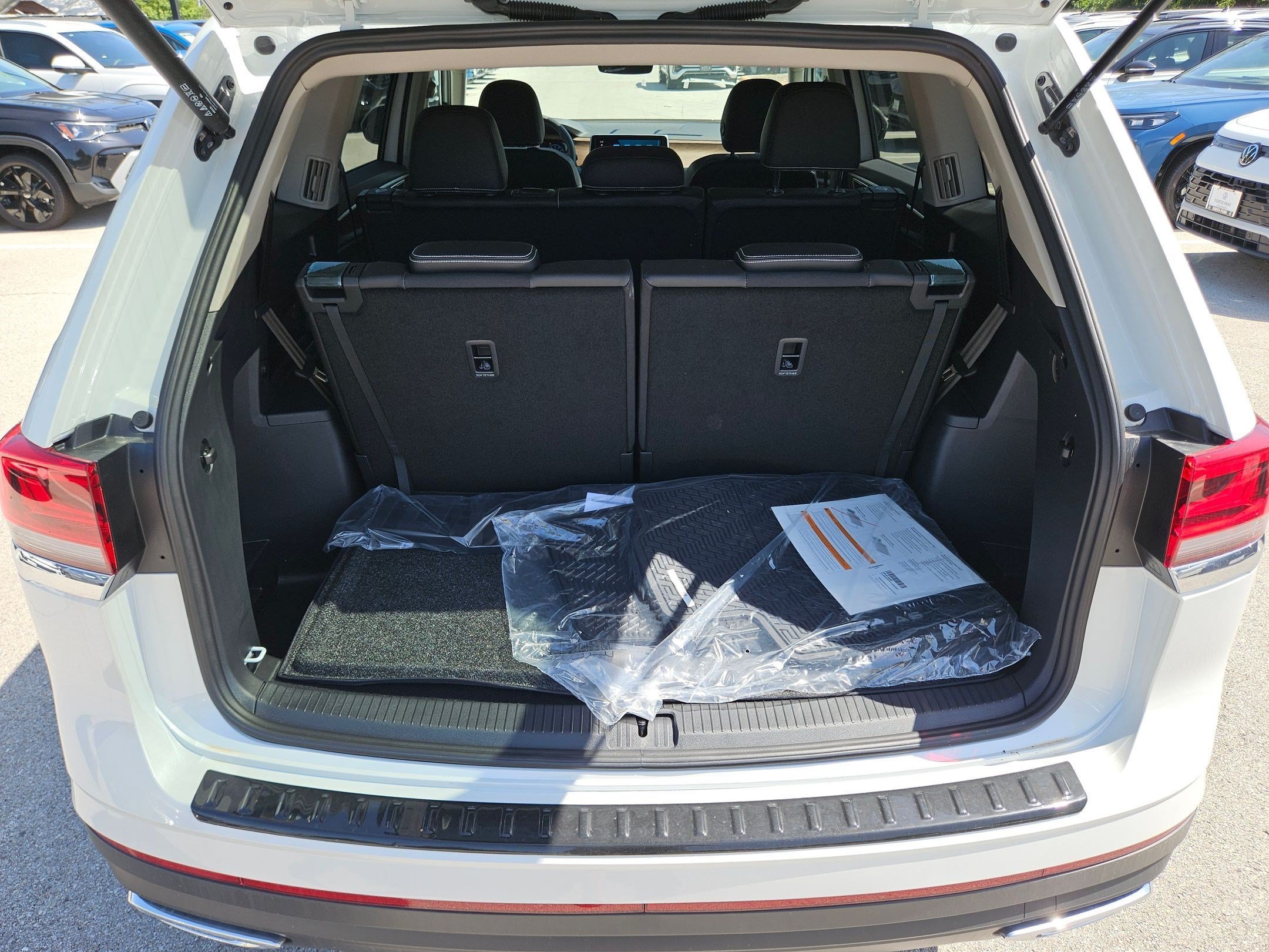 New 2026 Opal White Pearl Volkswagen 2.0T SE image 18