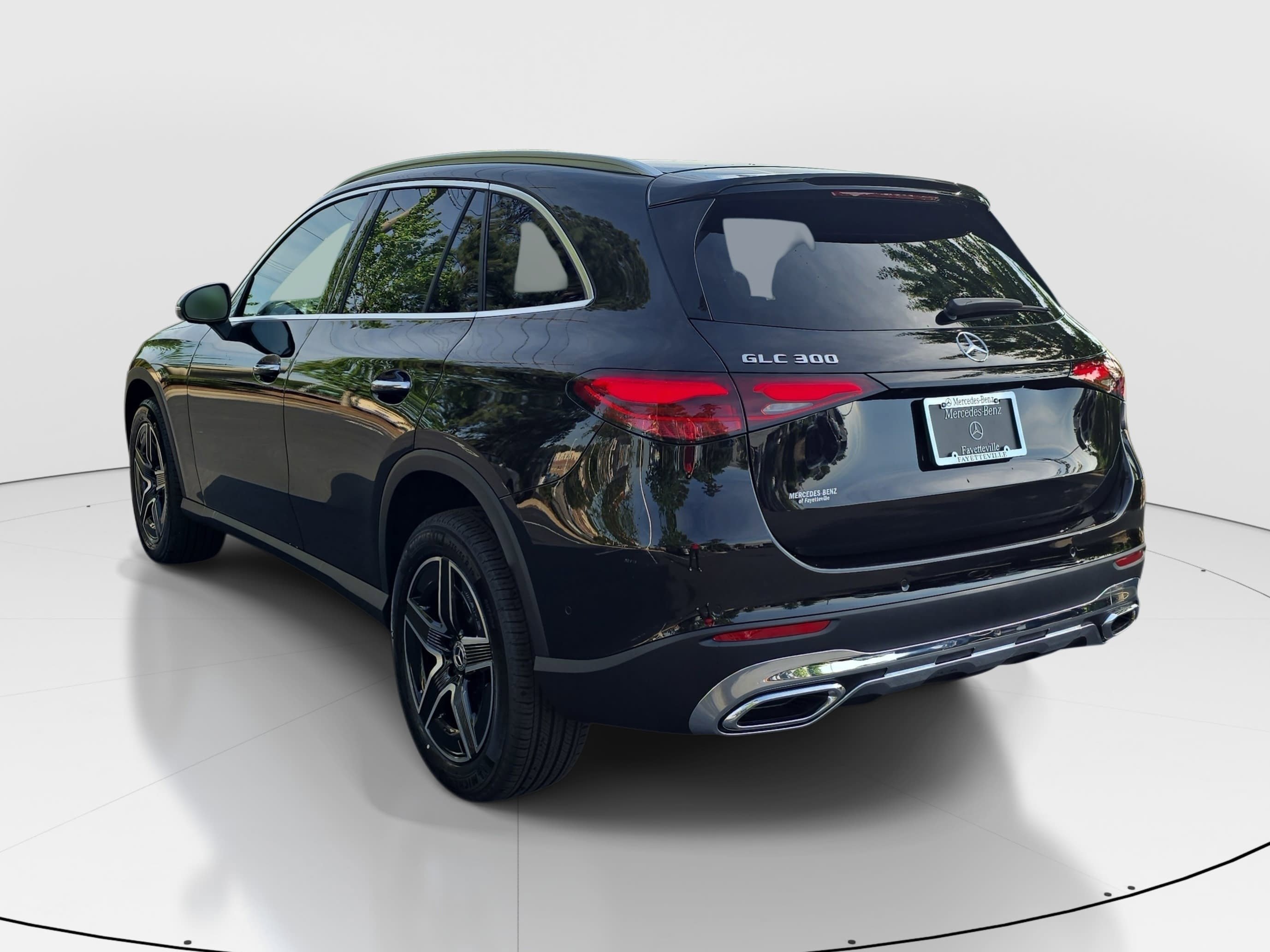 New 2026 Obsidian Black Metallic Mercedes-Benz GLC300 image 7