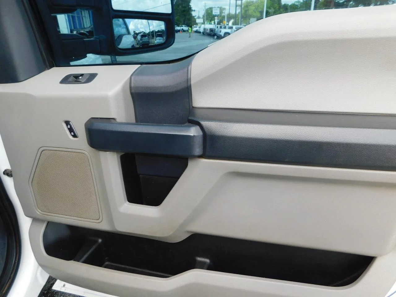 Used 2022 White Ford XL 4WD Crew Cab 6.75 ft Box image 15