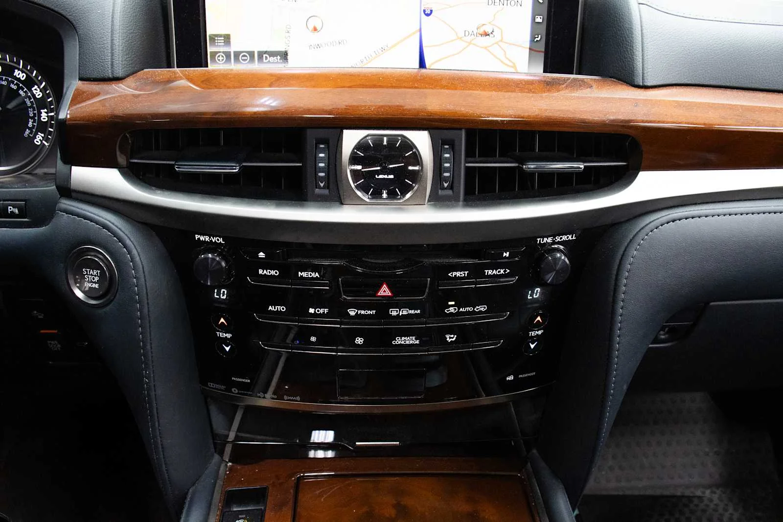 Used 2019 Eminent White Pearl Lexus  image 18
