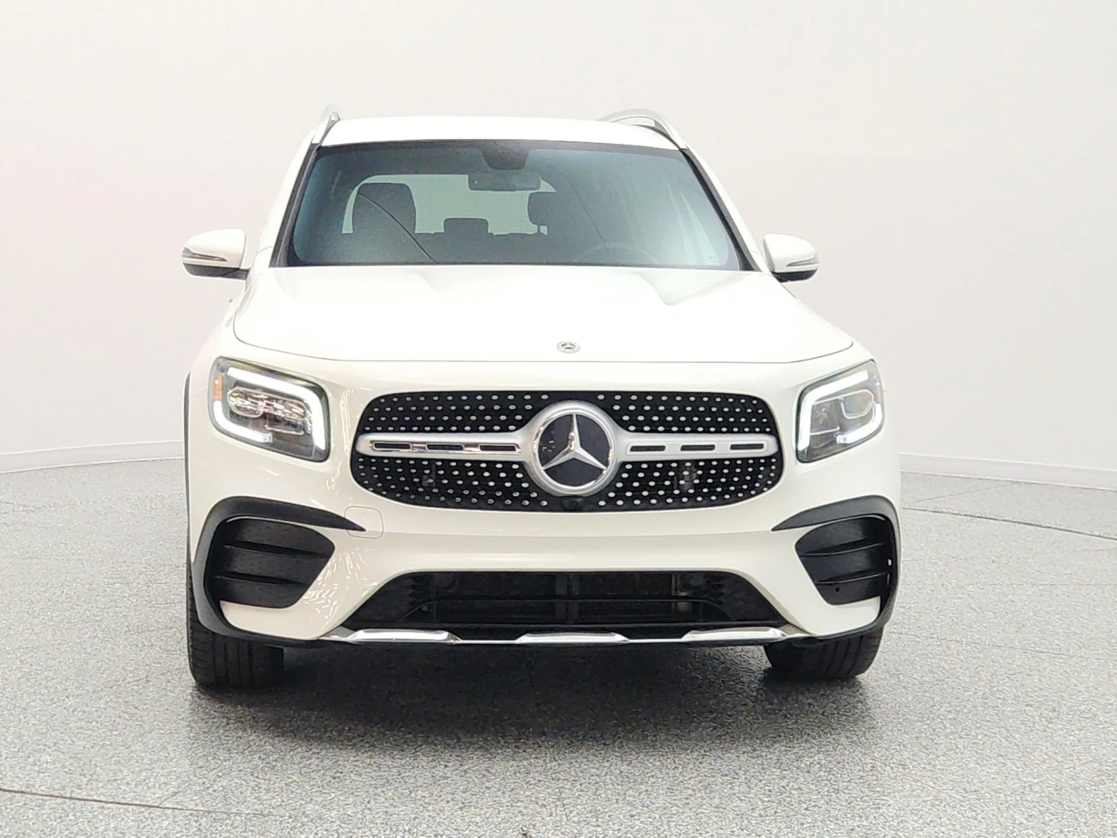 Used 2022 Polar White Mercedes-Benz GLB 250 SUV image 2