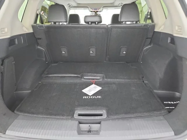Used 2026 Gold Nissan Platinum image 44