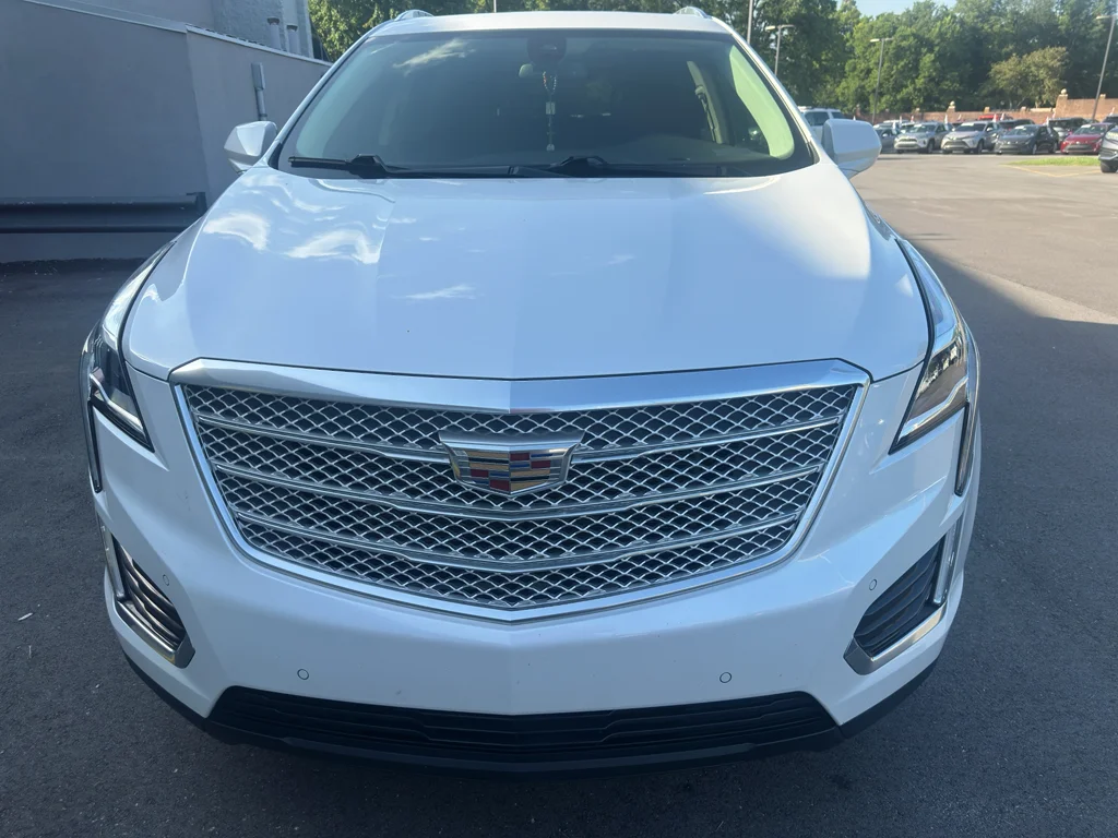 Used 2019 Crystal White Tricoat Cadillac Luxury AWD image 2
