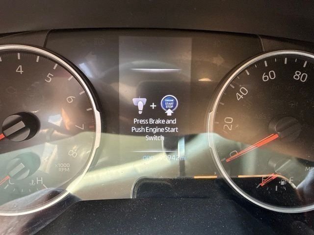 Used 2021 White Toyota XLE Premium image 9