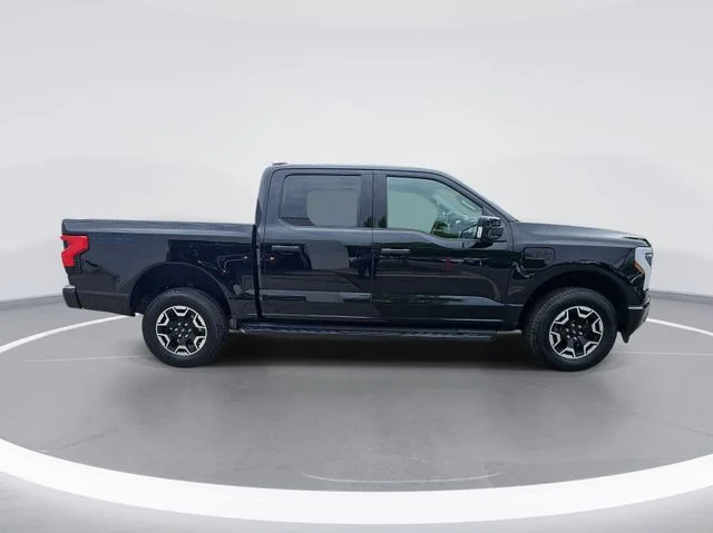 Used 2023 Black Ford XLT image 6