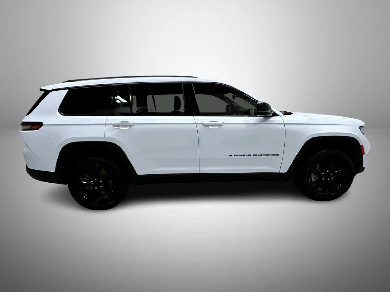 Used 2023 White Jeep Altitude image 4