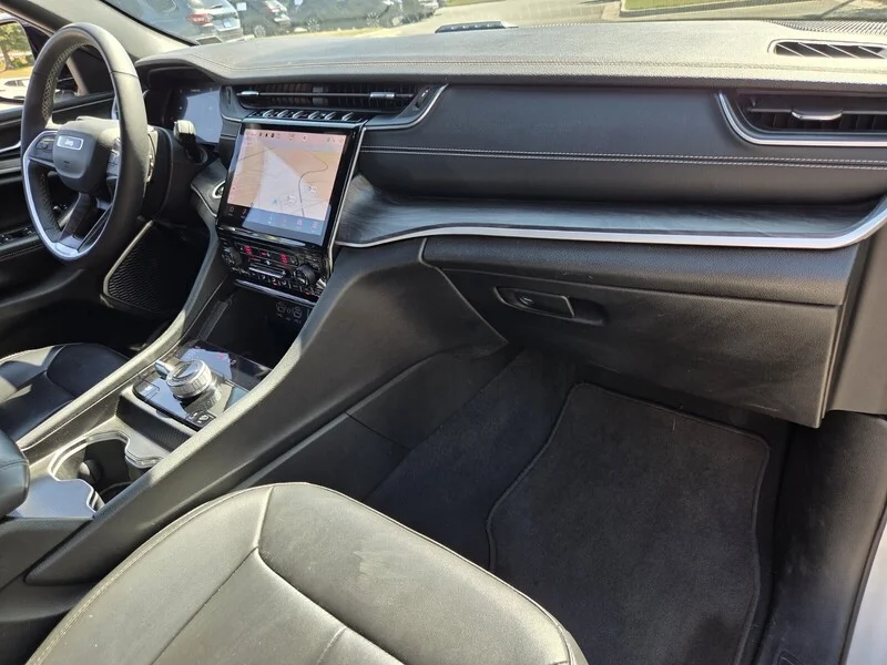 Used 2024 Silver JEEP 4XE image 18
