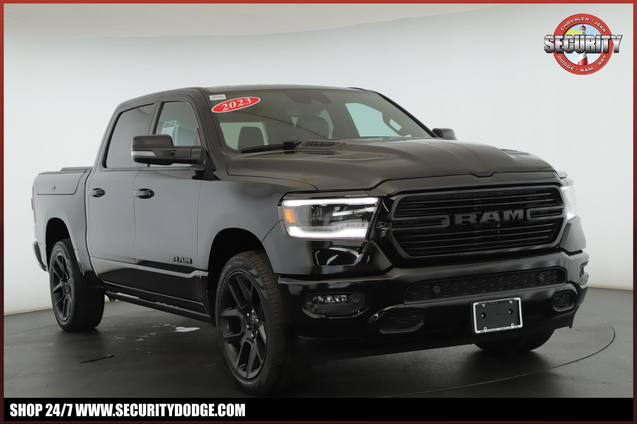 2023 RAM 1500 Laramie 4x4 Crew Cab 5'7's photo