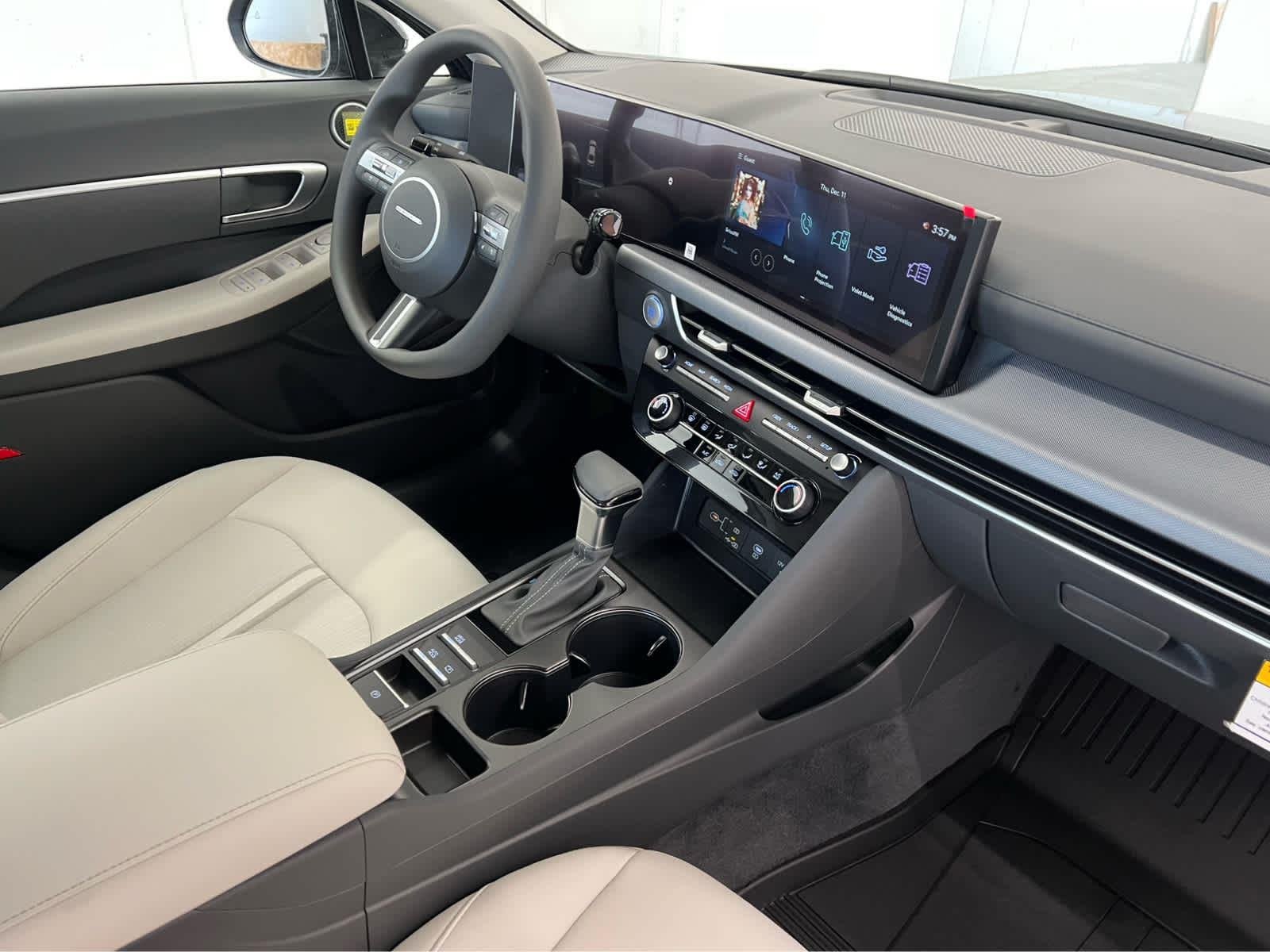 New 2026 Abyss Black Hyundai SE image 24