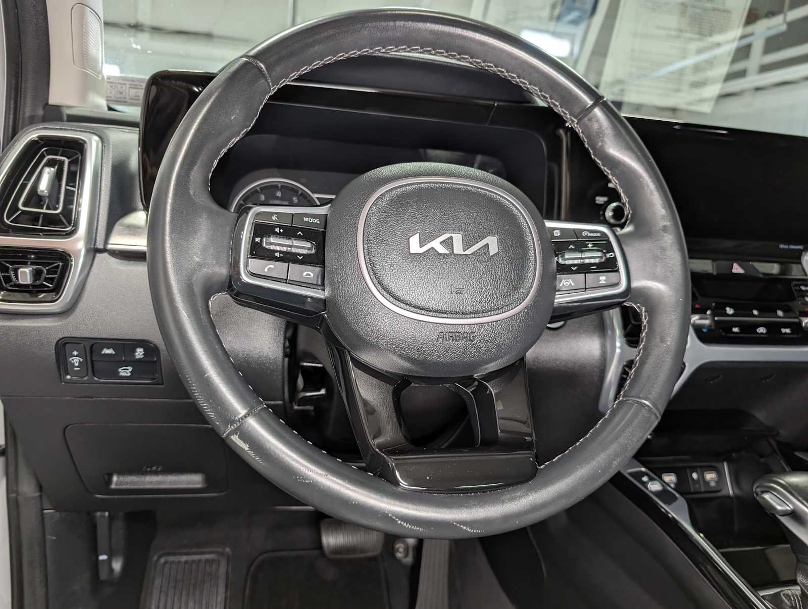 Used 2022 GRAY Kia SX image 39