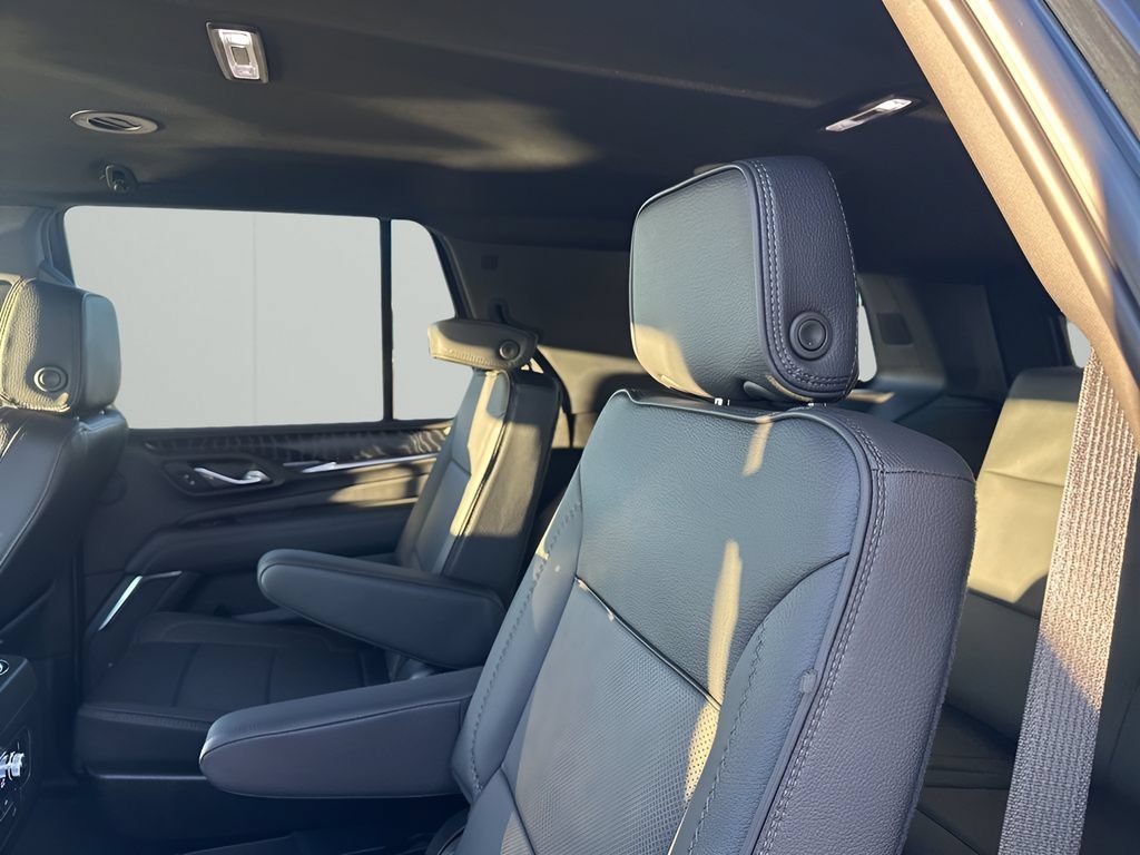 2024 GMC Yukon Denali - Photo 23