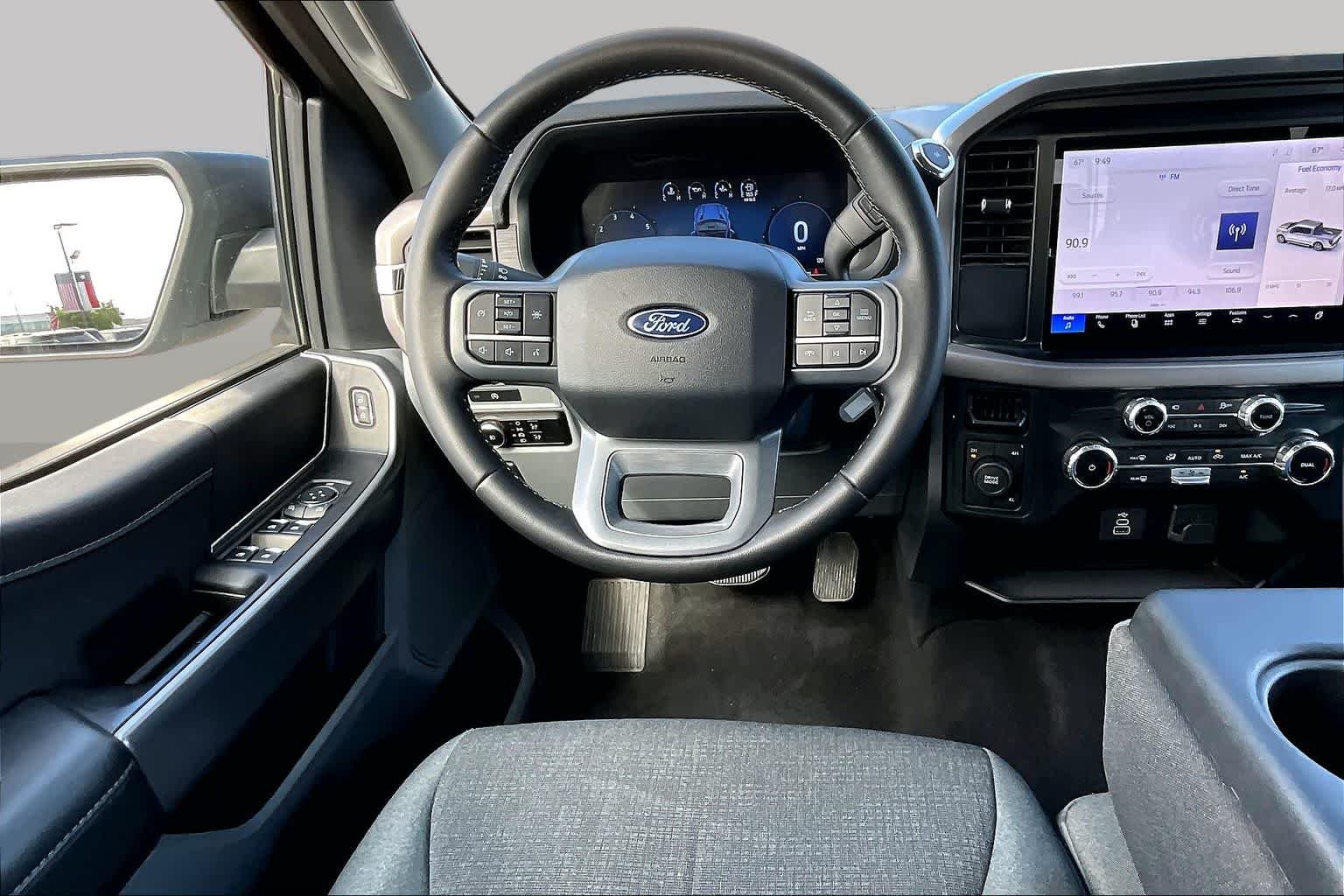 Used 2025 Space White Ford XLT image 6